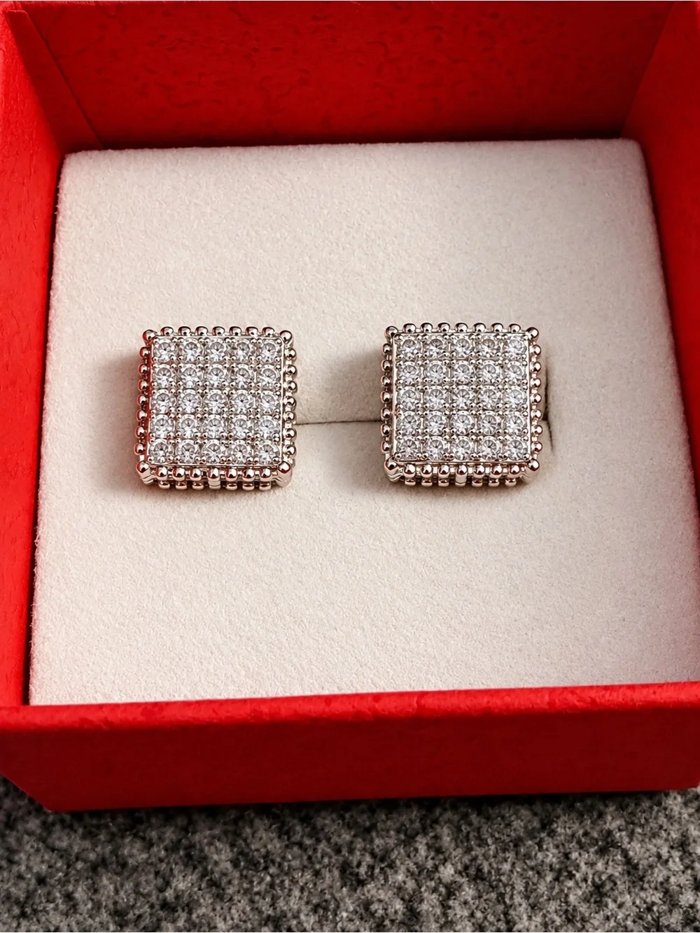 💎 Moissanite Square Pavé Stud Earrings – Silver Plated